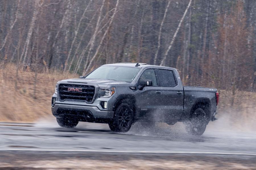  GMC Sierra Elevation Crew Cab 2018 года  (фото 11 из 29)